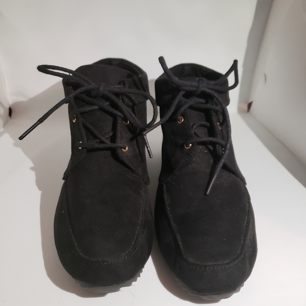 American Eagle booties